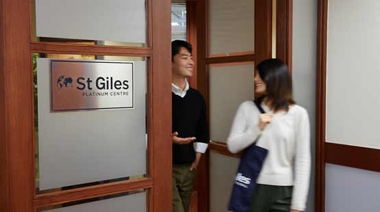 ST GILES INTERNATIONAL VANCOUVER DİL OKULU