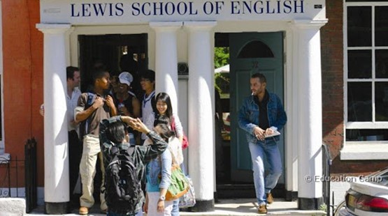 LEWIS SCHOOL OF ENGLISH SOUTHAMPTON DİL OKULU